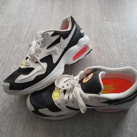 Nike Air Max 2 Light Women's 7.5 Running Shoe |  black, white, vibrant accents - Picture 2 of 8